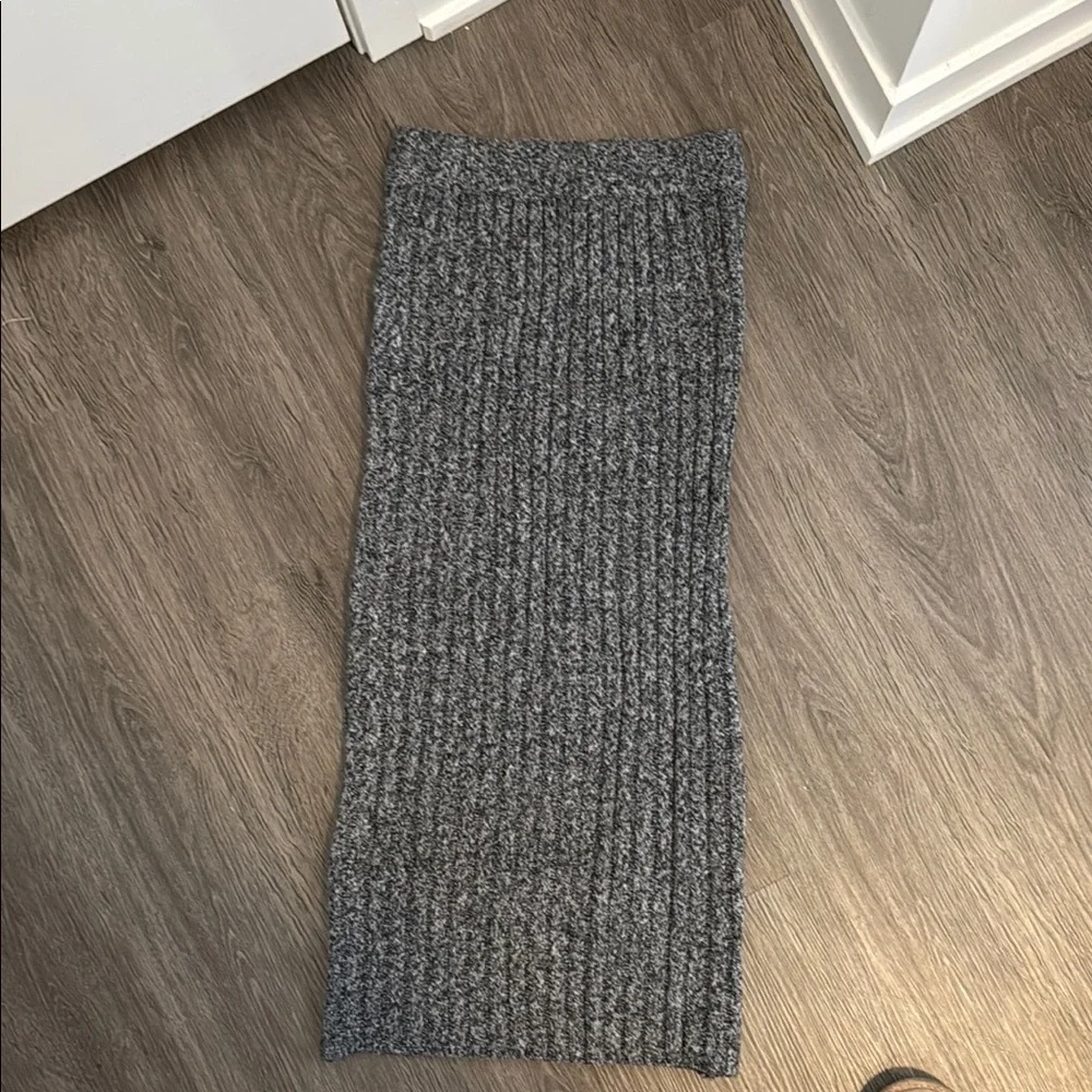 Gray Ribbed Knit Skirt - Picture 3 of 6